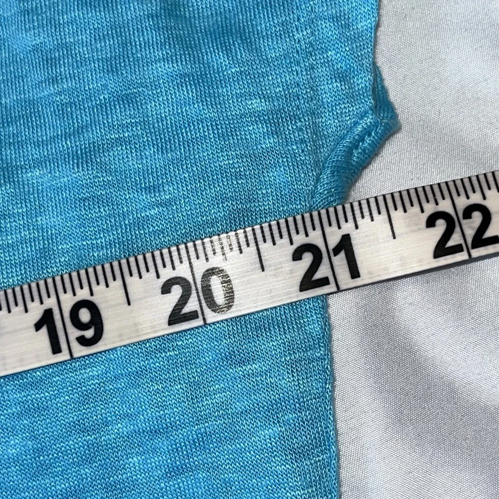 Lilly Pulitzer Large Blue 100% Linen V-Neck Pocket Tee Shirt Short Sleeve Top - Picture 6 of 7